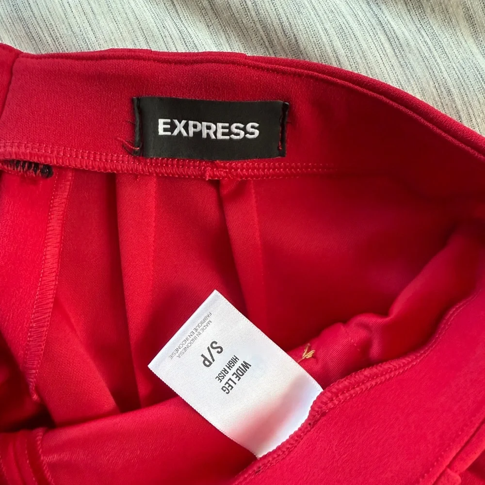 NWOT Express Vibrant Red Wide-Leg Pants with Gold Button Accents (size S)